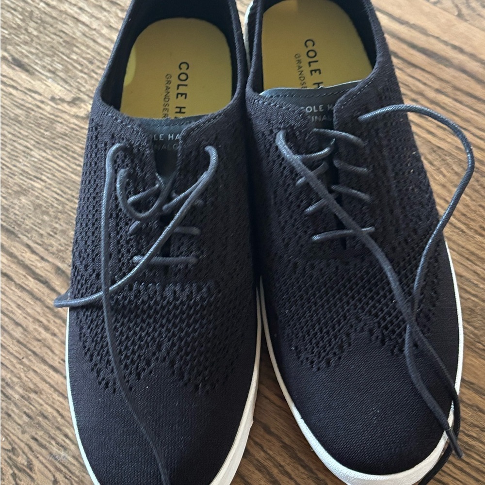 Black knit material and extremely comfortable - image 4